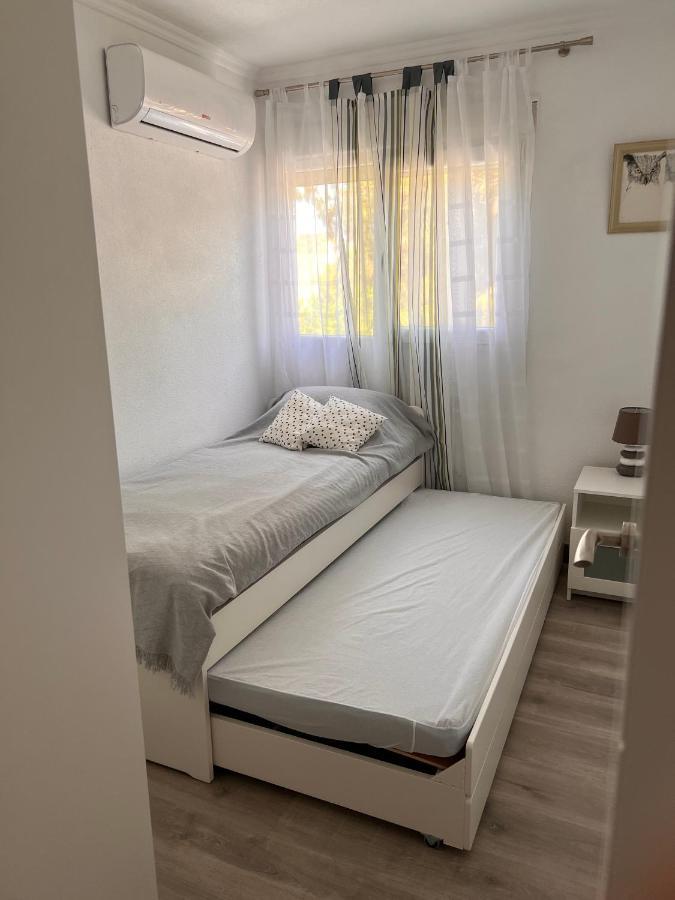 Orihuela Costa 3 Bdr Condo On La Zenia Beach With Patio Экстерьер фото